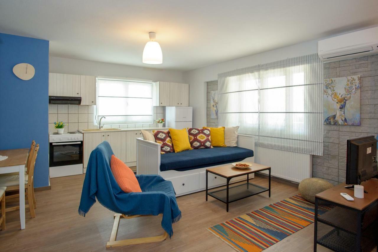 La Casa - Traditionally Elegant Apt 38M2 W Prk Grd Ioannina Luaran gambar