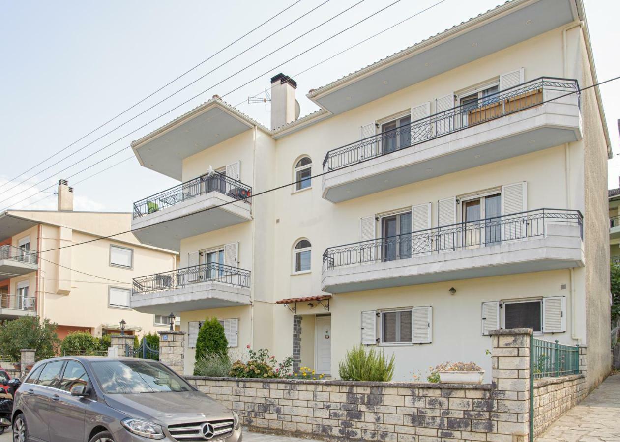 La Casa - Traditionally Elegant Apt 38M2 W Prk Grd Ioannina Luaran gambar